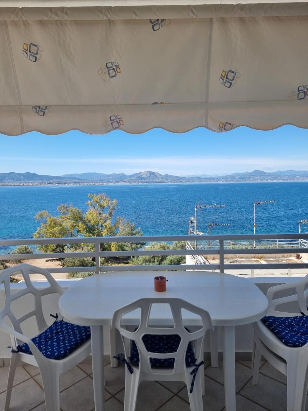 Atlas Apartment With Private Beach And Seaview Blue Loutráki Exterior foto