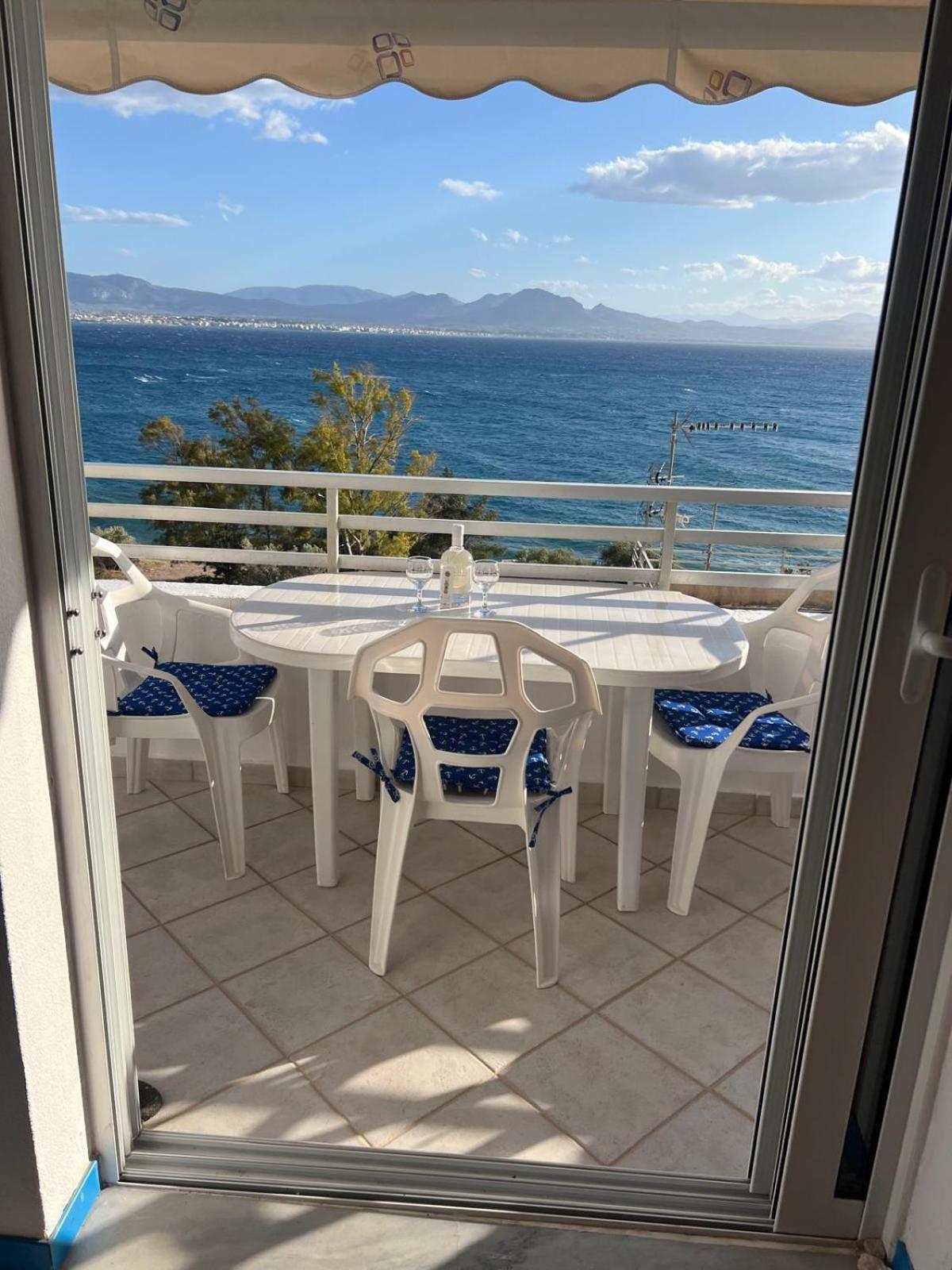 Atlas Apartment With Private Beach And Seaview Blue Loutráki Exterior foto